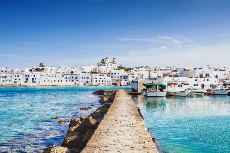 Best 7-Day Cyclades Itinerary for Catamarans Starting in Paros